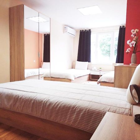 Auberge de jeunesse Roma à Varna Extérieur photo