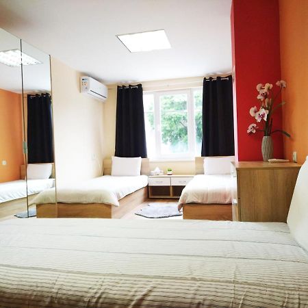 Auberge de jeunesse Roma à Varna Extérieur photo