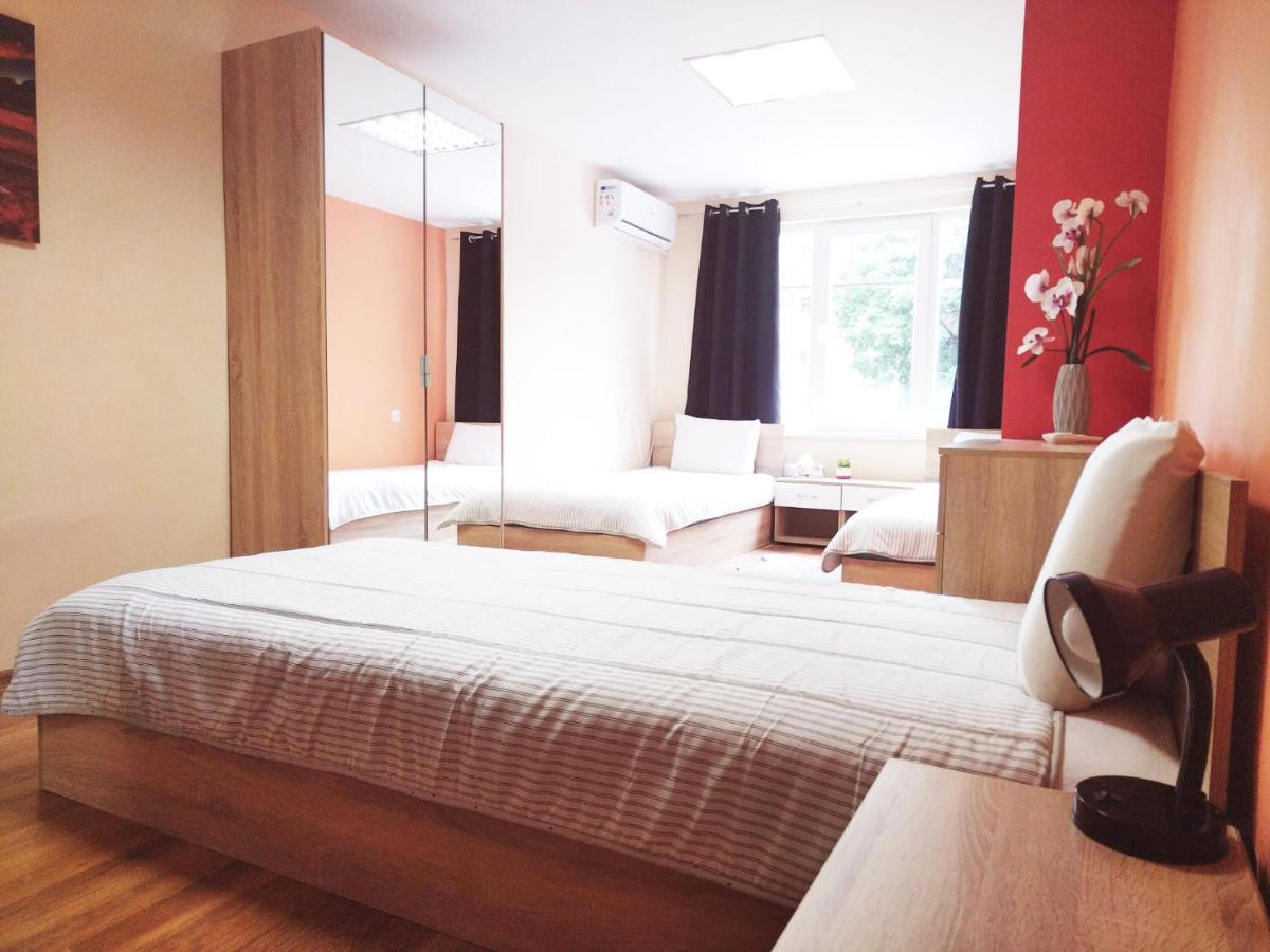 Auberge de jeunesse Roma à Varna Extérieur photo