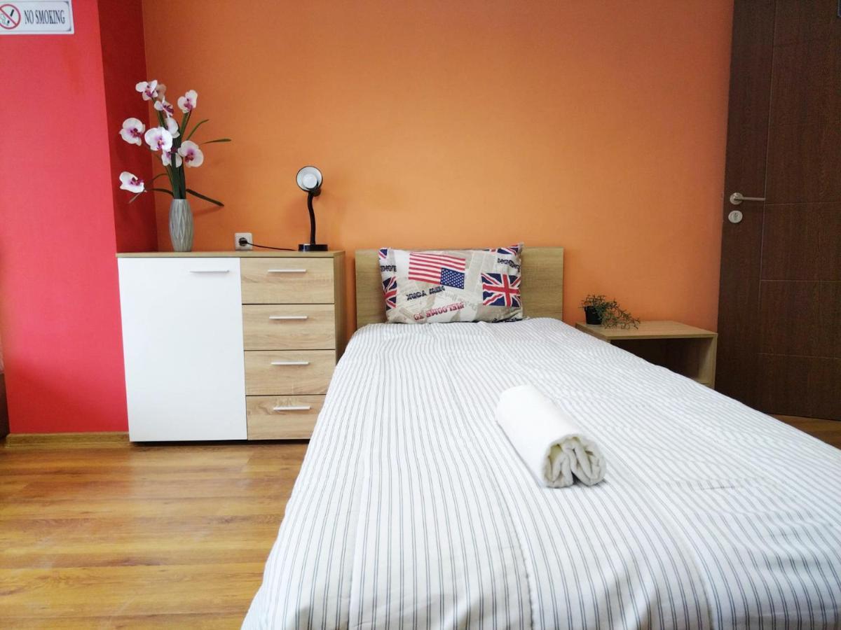 Auberge de jeunesse Roma à Varna Extérieur photo