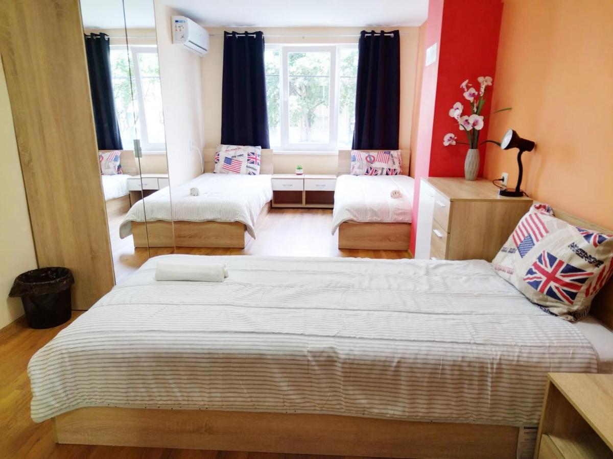 Auberge de jeunesse Roma à Varna Extérieur photo