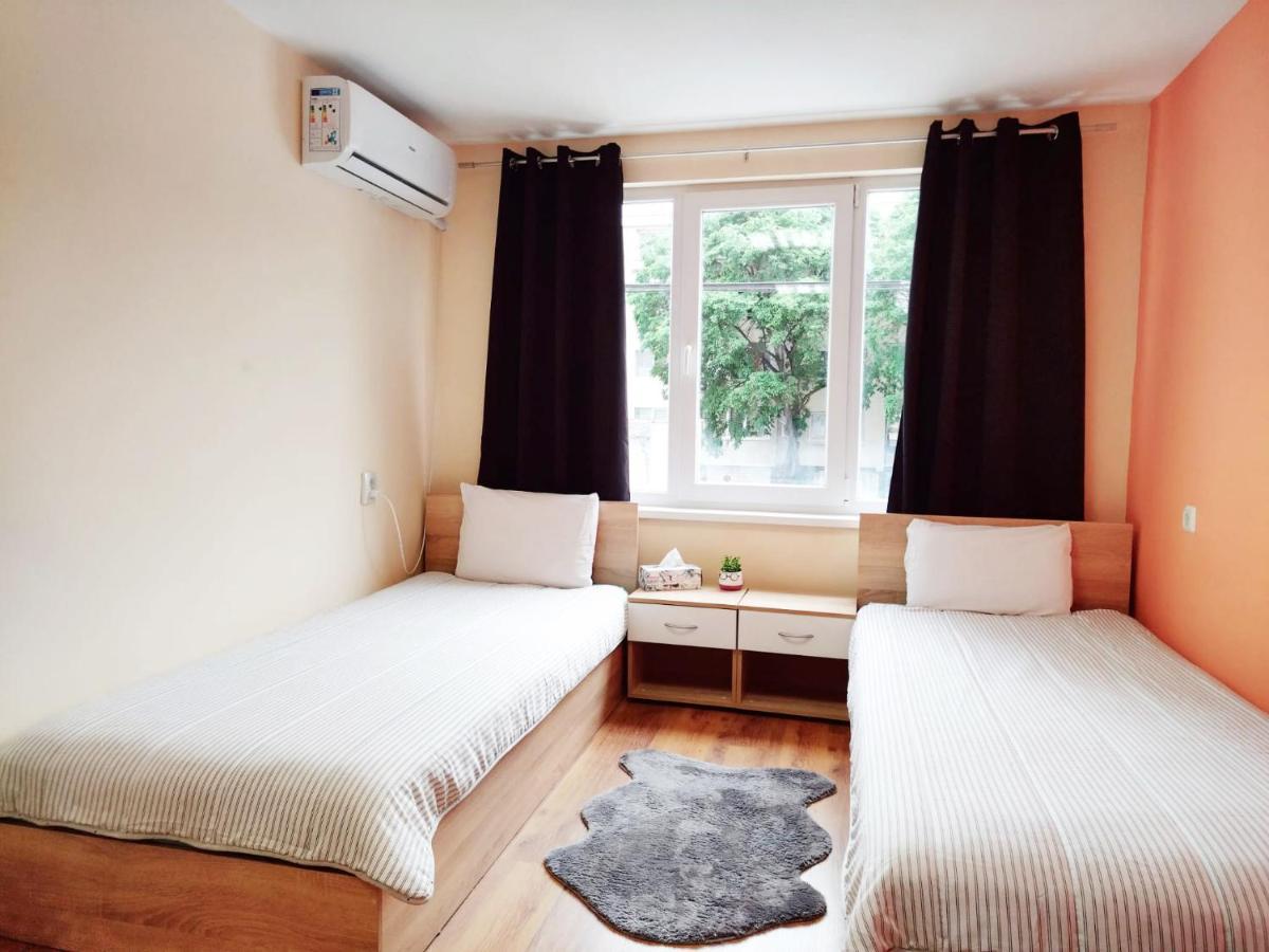 Auberge de jeunesse Roma à Varna Extérieur photo