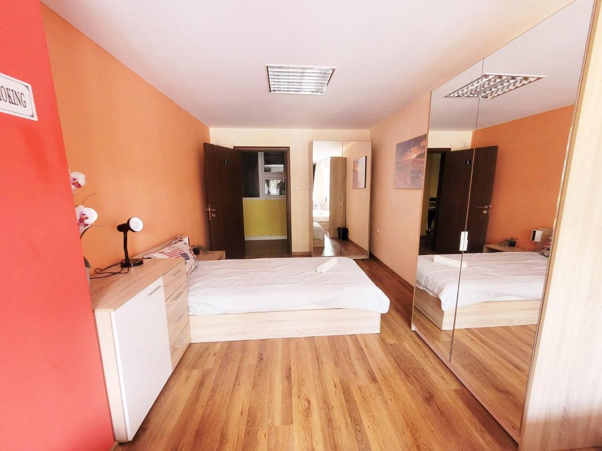 Auberge de jeunesse Roma à Varna Extérieur photo