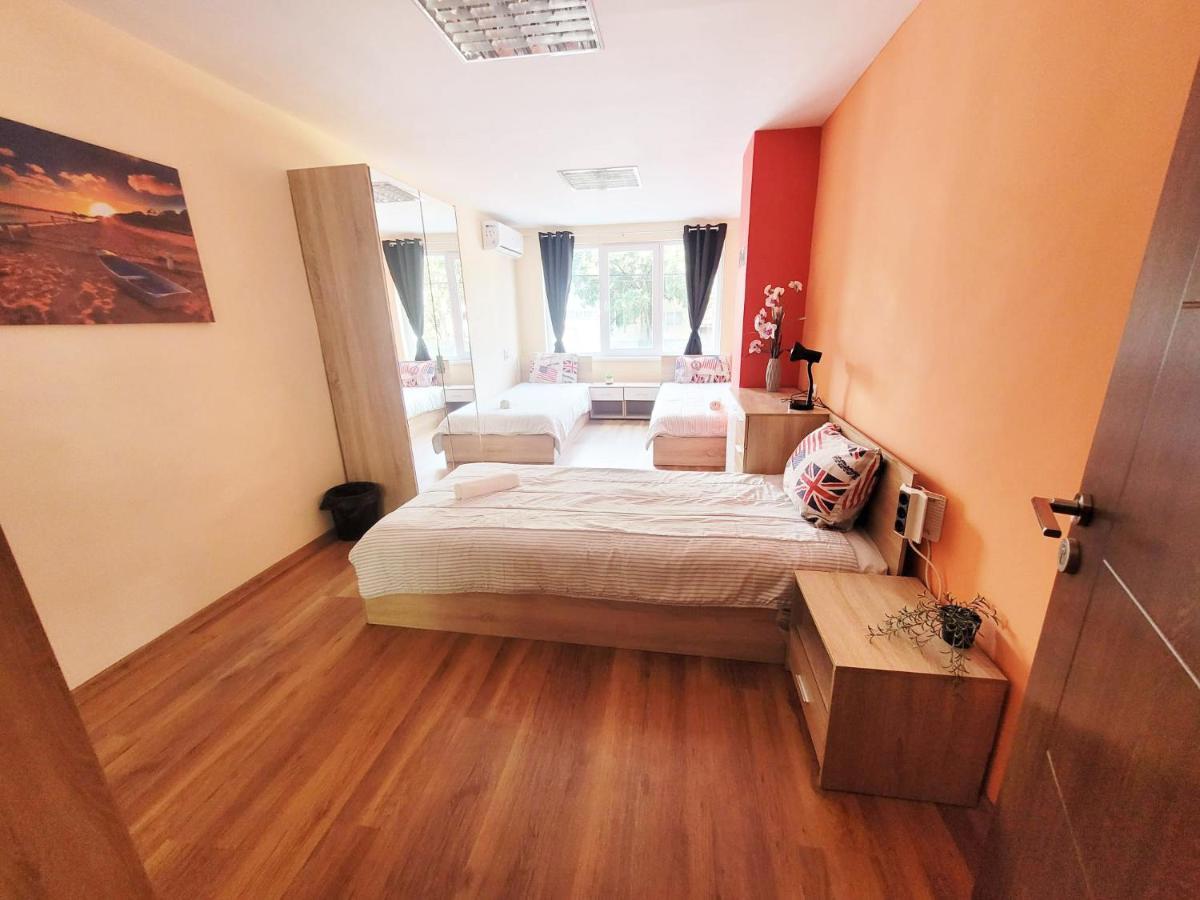Auberge de jeunesse Roma à Varna Extérieur photo