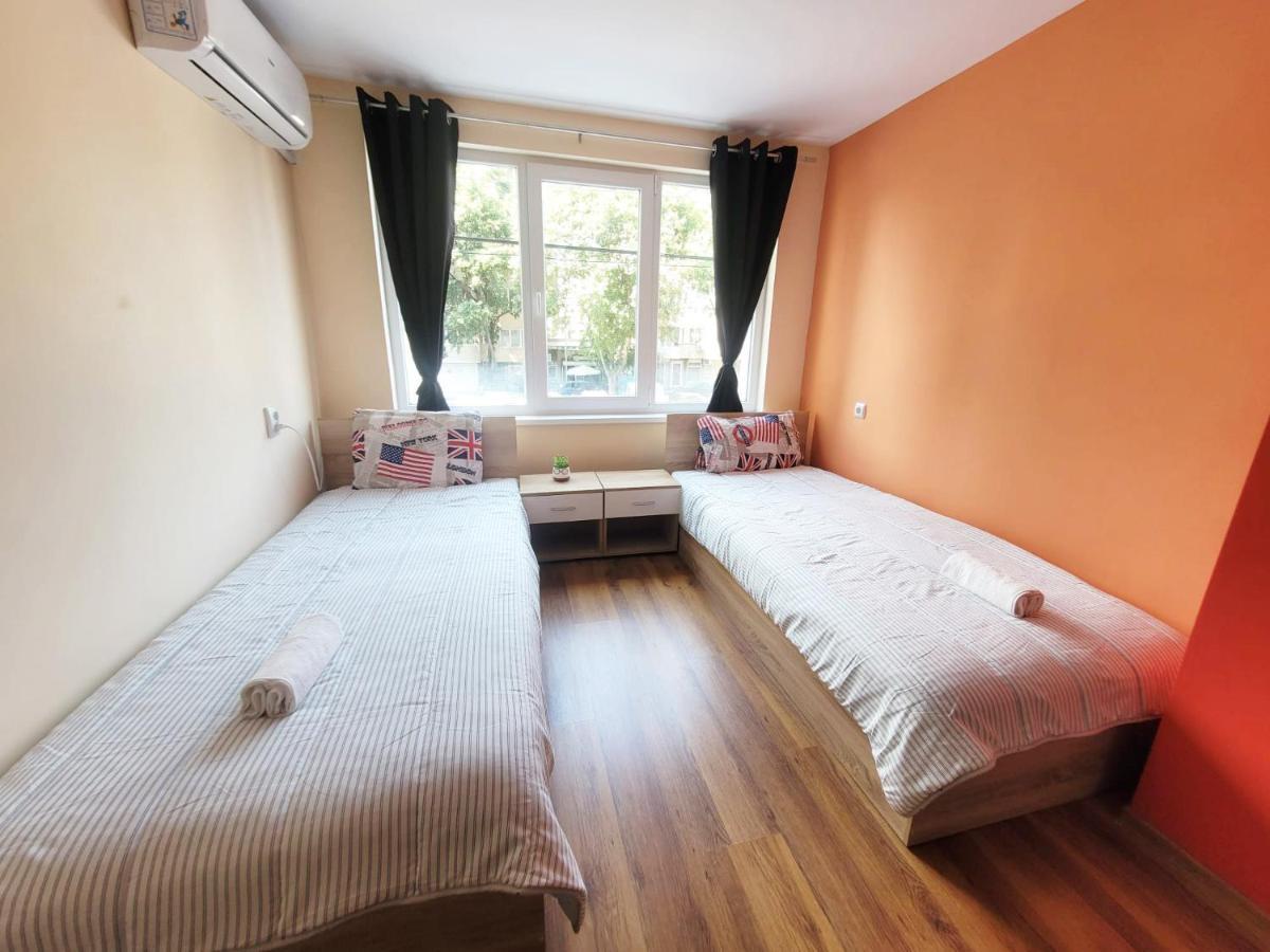 Auberge de jeunesse Roma à Varna Extérieur photo