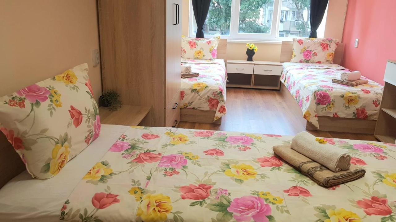 Auberge de jeunesse Roma à Varna Extérieur photo
