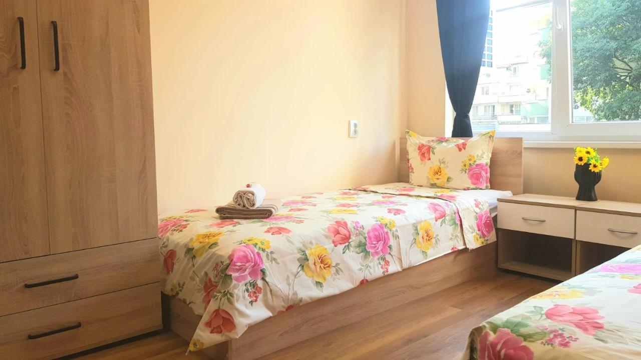 Auberge de jeunesse Roma à Varna Extérieur photo