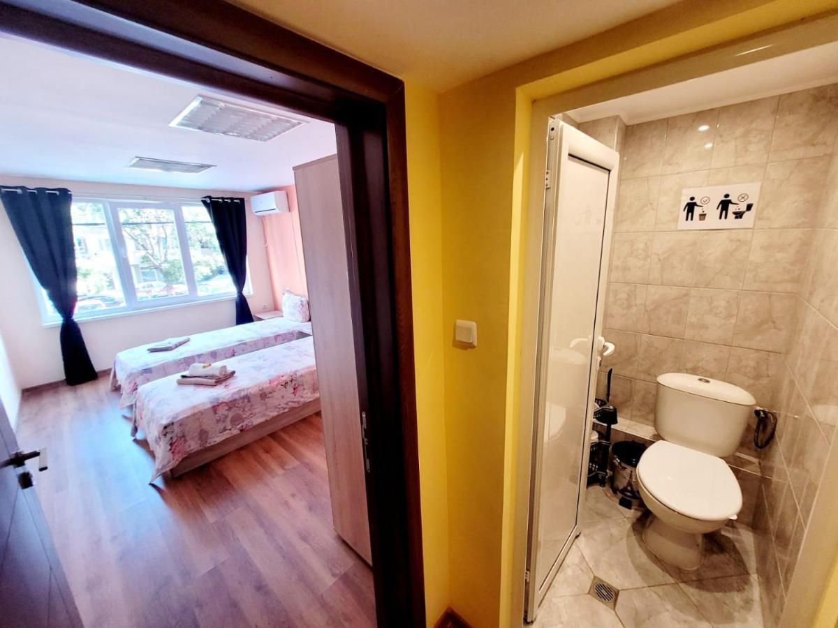 Auberge de jeunesse Roma à Varna Extérieur photo