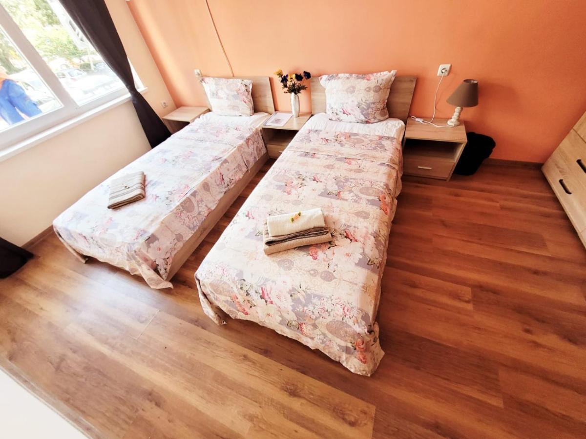 Auberge de jeunesse Roma à Varna Extérieur photo