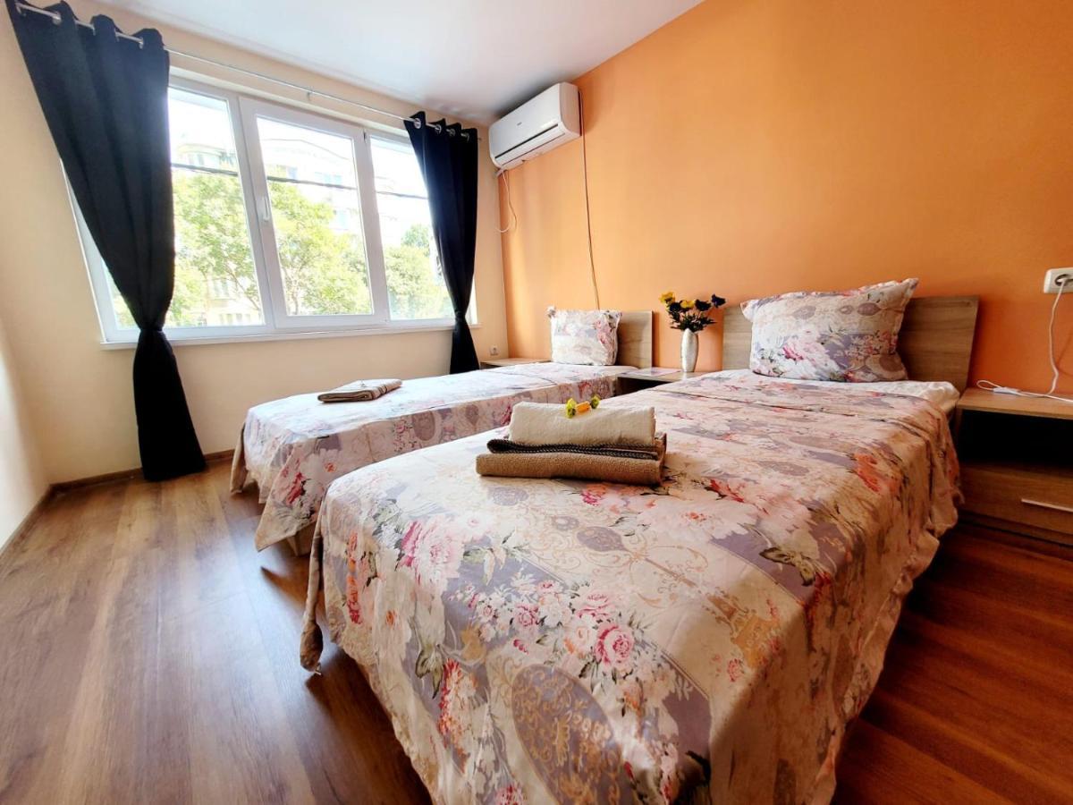 Auberge de jeunesse Roma à Varna Extérieur photo