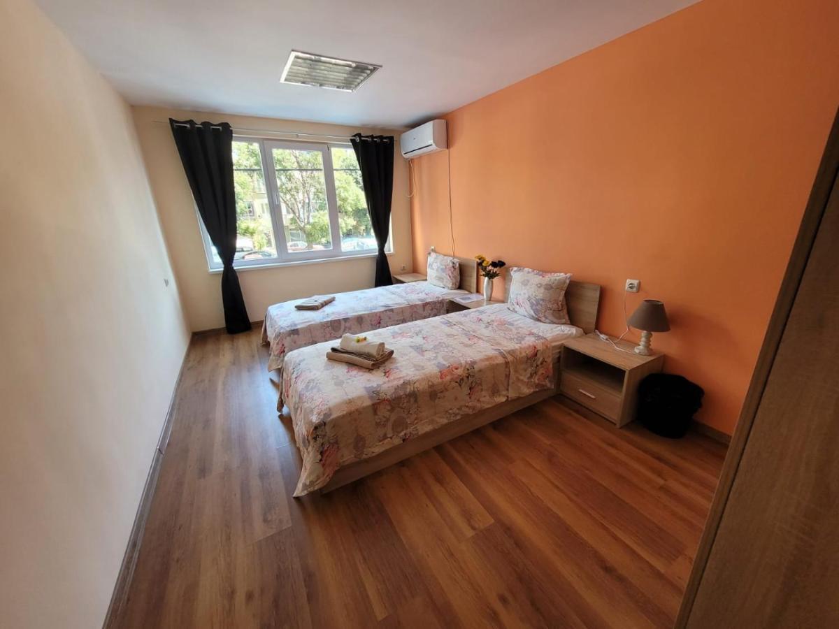 Auberge de jeunesse Roma à Varna Extérieur photo