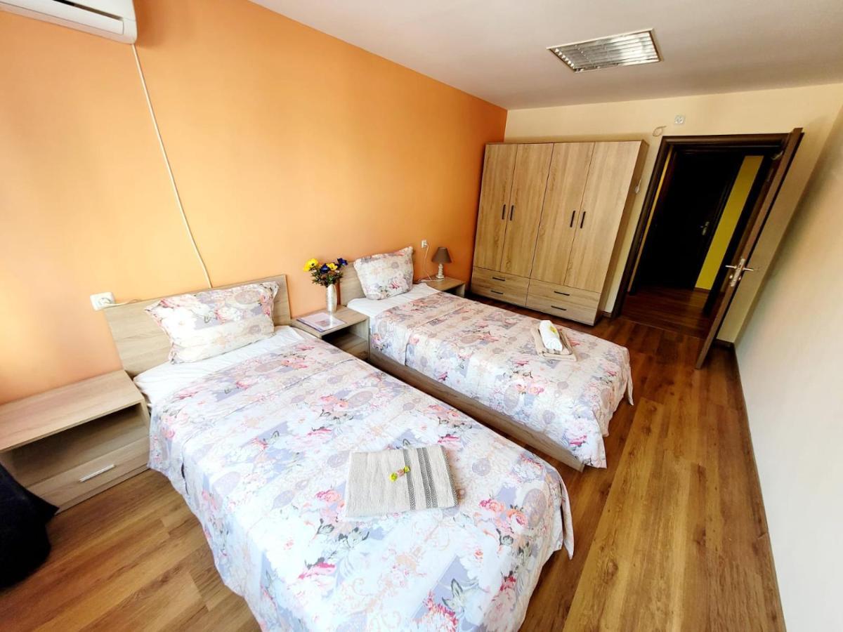 Auberge de jeunesse Roma à Varna Extérieur photo